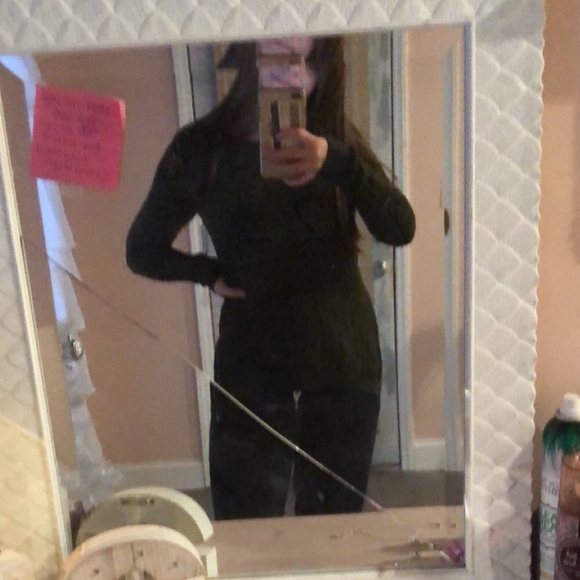 sweater - Picture 2 of 2